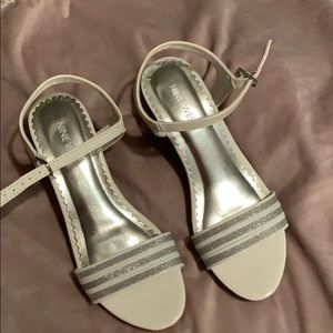 Girl’s Nine West sandals